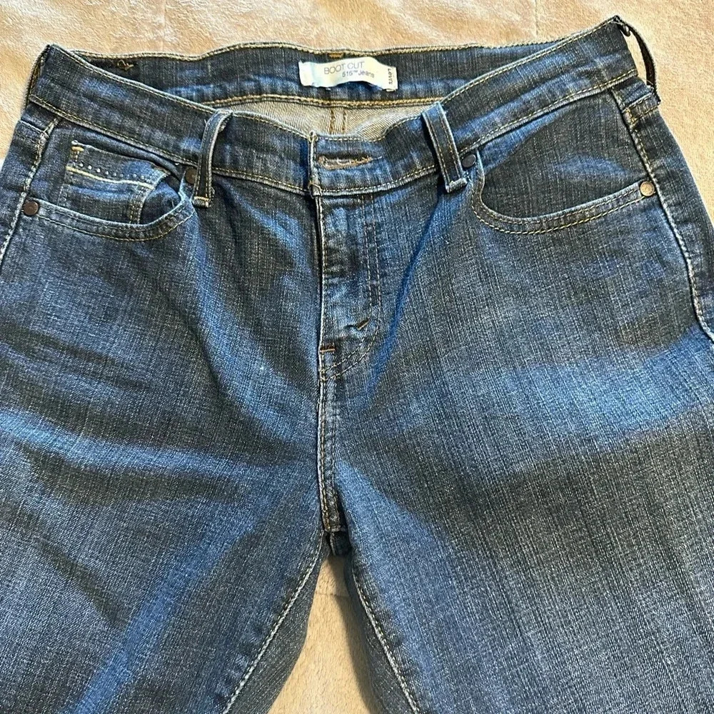 Levi’s 515 Bootcut Jeans Women’s Size 6 Blue Denim Embelleshed - Picture 3 of 9